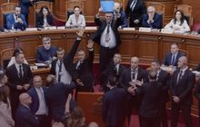 Parlemen Albania Ricuh Usai Menteri Virtual Berbasis AI Sampaikan Pidato