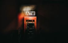 Kalau Tuhan Tahu Isi Hati, Apa Dia juga Tahu Isi ATM-ku?