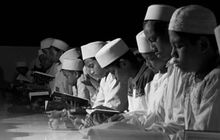 Tradisi Hafalan Di Pesantren: Ziarah Intelektual dan Taksonomi Bloom