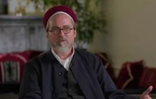 Hamza Yusuf: Kebangkitan Pikiran Zombi Hidup di Luar, Mati di Dalam