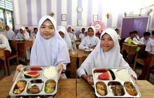 Polemik Program MBG: DPR Usulkan Uang Tunai, Istana Tetap Pilih Makanan Siap Santap