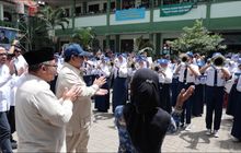 Momen Prabowo Disambut Meriah Penampilan Marching Band Murid di SMPN 4 Kota Bekasi