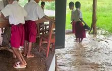 Viral SDN Leomanu di Kupang, Ruang Kelas Tergenang Saat Hujan Deras