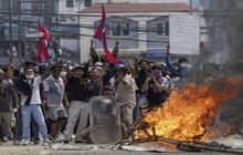 Protes Gen Z : Istri Mantan PM Nepal Tewas Rumahnya Dibakar Massa, Krisis Politik Mengguncang Kathmandu