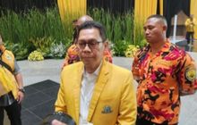 Golkar Nonaktifkan Adies Kadir: Tanda Politik Sedang Retak di Senayan