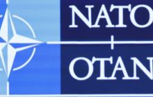 NATO di Persimpangan: Trump Desak Tarif China untuk Tekan Rusia